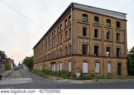 Luckenwalde, July 13: Abandoned Building On July 13, 2021 At Luckenwalde, Germany. Luckenwalde Is Th