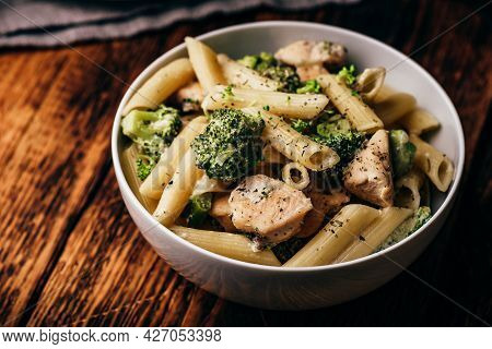 Creamy Whole Wheat Pasta With Chicken And Broccoli