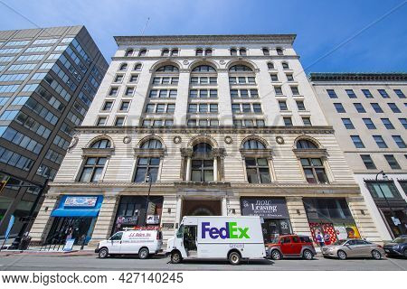 Worcester, Ma, Usa - Jul. 27, 2020: Commerce Building At 340 Main Street Near City Hall In Downtown 