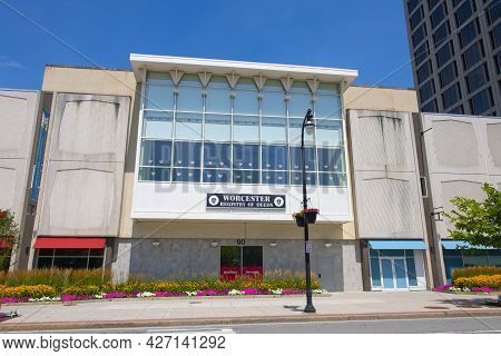 Worcester, Ma, Usa - Jul. 27, 2020: Worcester County District Registry Of Deeds At 90 Front Street I