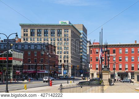 Worcester, Ma, Usa - Jul. 27, 2020: Historic Buildings Including Slater Building At 390 Main Street 