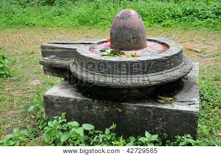 돌 시바 Lingam