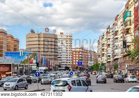 Madrid, Spain – May 12, 2021: Urban Scene In Madrid, Spain, Exterior View Of Avenida De America Area