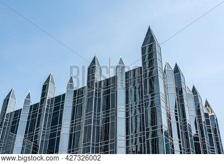 Pittsburgh, Pa - 5 July 2021: Modern Architecture In Ppg Place In Downtown Pittsburgh