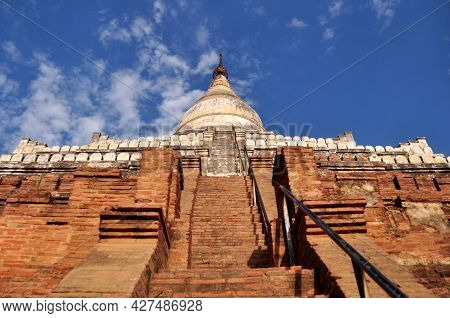 Shwesandaw Pagoda Pyay Temple Chedi Burma Style For Burmese People And Foreign Travelers Travel Visi