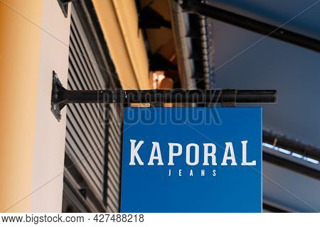 Toulouse , Occitanie France  - 06 25 2021 : Kaporal Jeans Logo Brand And Text Sign On Fashion Store 