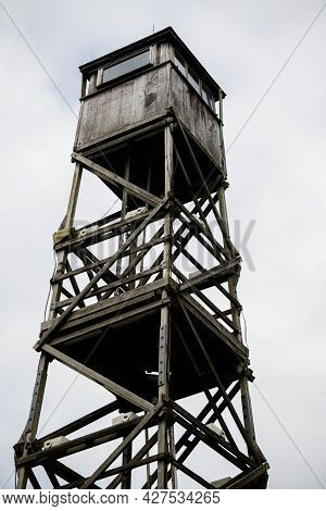 An Old Fire Lookout Tower Located In Buckler's Forest Crowthrone, Southern United Kingdom