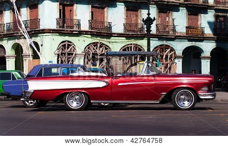 Oldtimer americana em Havana, Cuba