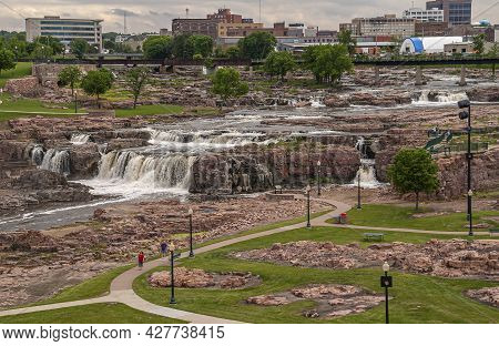Sioux Falls, Sd, Usa - June 2, 2008: Looking Over A Section Of Teh Water Cascades With Part Of City 