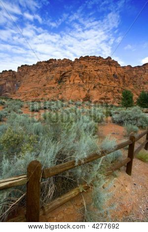 Trekking percorso In Snow Canyon con rotaie nell'immagine - Utah