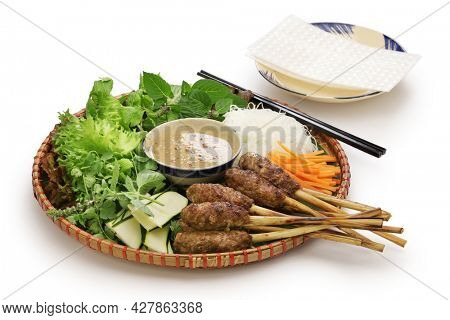 nem lui fue, grilled minced pork sausages on lemongrass skewers, vietnamese cuisine