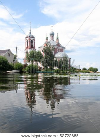 Pereslavl. Forty Martyrs Church in the mouth of the river Trubezh. Golden ring of Russia