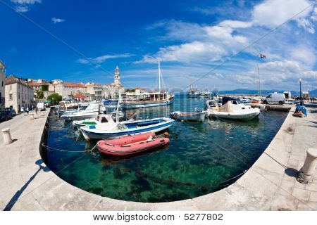 Sutivan en la isla de Brac, Croacia