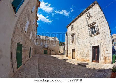 Sutivan en la isla de Brac, Croacia