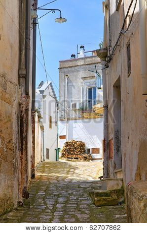 Alleyway. Montescaglioso. Basilicata. Italy.