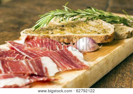 Spanish Ham With Toasts, Focus On Garlic