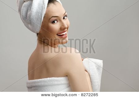 Frau mit bathtowel