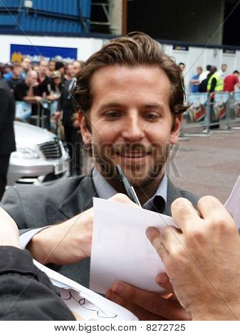 Bradley Cooper ที่ทุกทีมในลอนดอน 27 2553 กรกฎาคม