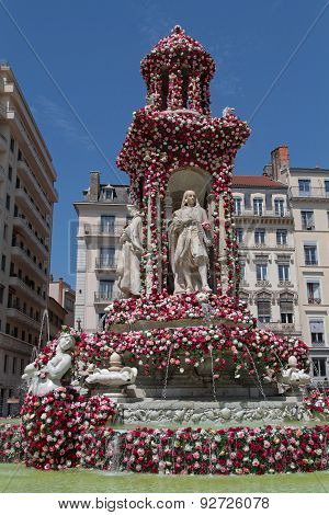 Place and fountain during festival of Roses