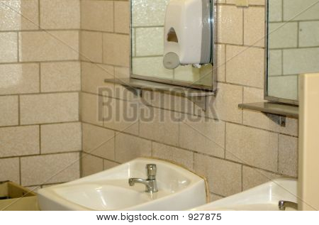 Baño limpio