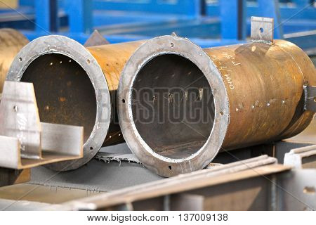 Steel structures of large diameter steel pipes