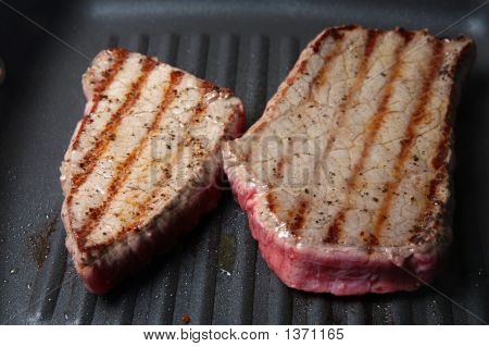 สเต็ก griddled