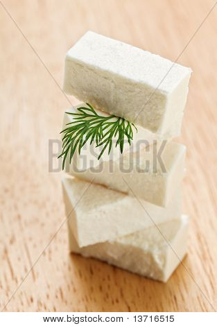 Feta ost kuber med dild kvist