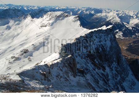 Zugspitze, Almanya/Avusturya aşağıda Buzulu