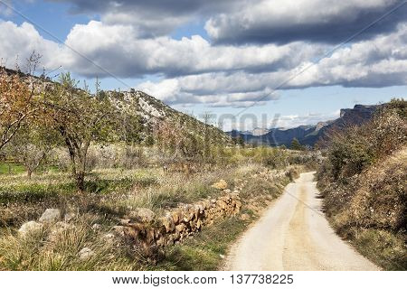 Way to La Caixa mountain from Beceite. Teruel Province