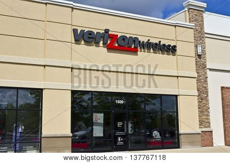 Lafayette IN - Circa July 2016: Verizon Wireless Retail Location. Verizon is One of the Largest Communication Technology Companies VI