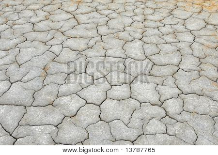 Detail rozdělení kusu půdy se spoustou rozštěpy