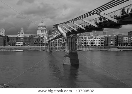 Ponte do Milênio