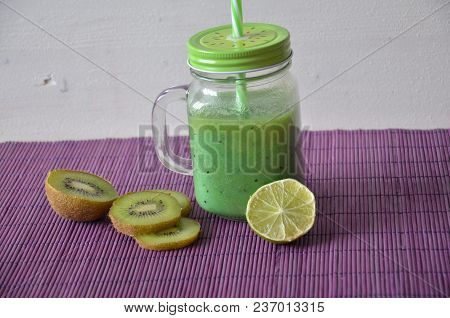 Fresh Mixed Apple And Lemon Kiwi Smoothie In Mason Jar, Healthy Eating, Superfoods.