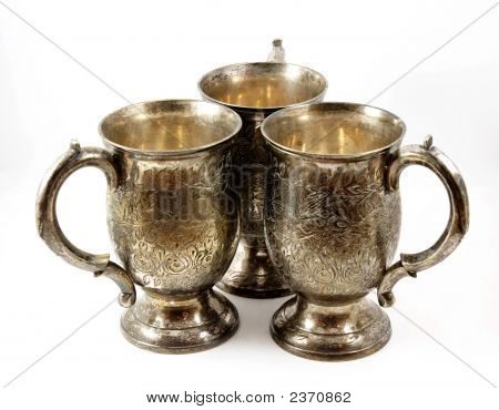 3 실버 Tankards 절연