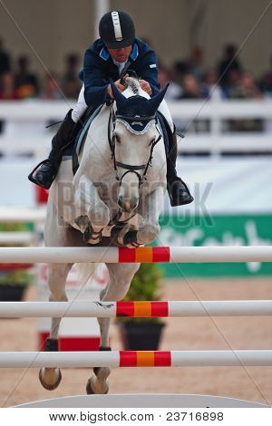 VALENCIA, Španělsko - 9. května: Neznámý jezdec zúčastnil globálního Champions Tour Valencia 20