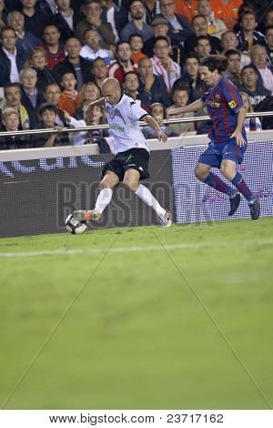 บาเลนเซีย - 17 ตุลาคม: บรูโน (L) ของบาเลนเซีย FC ในแข่งขันลีกฟุตบอลสเปน C บาเลนเซีย