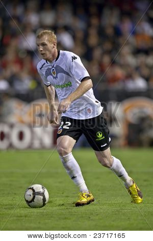บาเลนเซีย - 17 ตุลาคม: Mathieu ของวาเลนเซีย FC ในแข่งขันลีกฟุตบอลสเปน C.F วาเลนเซีย