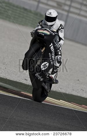 VALENCIA, Spanje - 11 februari: De deelnemer in de Moto2 en de 125cc - Aleix Espargaro - testen op Februa