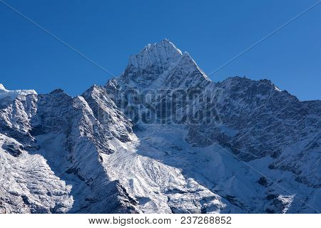 Thamserku Mount, Elevation 6623 M In Sagarmatha National Park, Nepal Himalayas