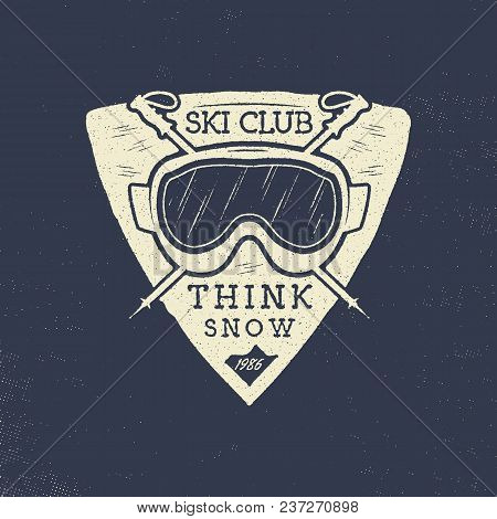 Ski Club Patch Design. Winter Sports Badge, Logotype In Retro Letterpress Style. Stock Vector Isolat