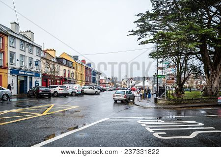 Kenmare, Ireland - November 10, 2017: Commercial Street With Picturesque And Colorful Houses In Kenm