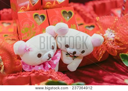 Hantaran, Seseraha, Gift Proposal Package Decorated With Couple Doll Boy And Girl Love, Shuang Xi, X