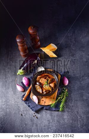 Eggplant Casserole - (melitzanes Me Kreas Sti Katsarola)