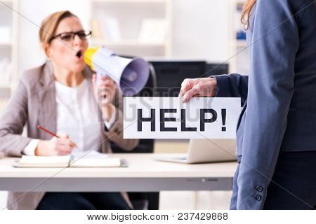 Angry boss dismissing employee for bad underperformance