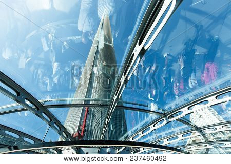 Brighton, United Kingdom - August 1, 2017: Spire Of British Airways I360 Observation Tower In Bright