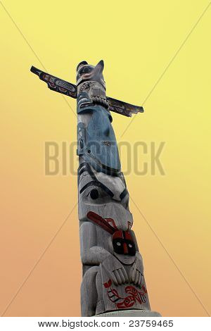Native American słup totemu