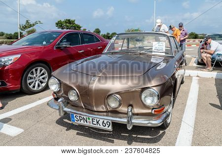 Nahariyya, Israel - April 21, 2018 : Ancient Volkswagen At An Exhibition Of Vintage Cars Parked Near