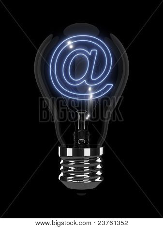 灯泡与 At 符号。在黑色背景下孤立