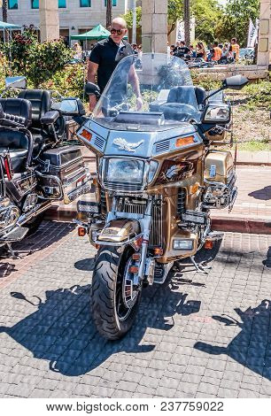 Karmiel, Israel - May 31, 2017 : Motorcycle Honda Goldwing At An Exhibition Of Old Cars In The City 