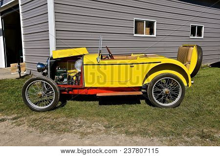 Dalton, Minnesota, Sept 8, 2017: A Restored  1932 Aeor Convertible(czechoslovakia) Is Displayed At T
